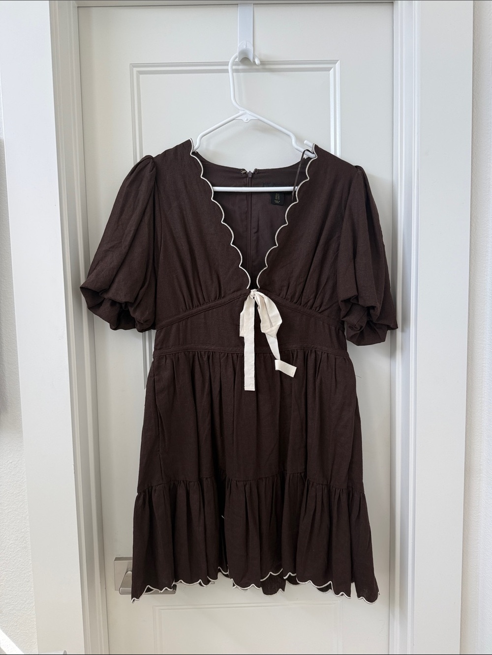 House of Harlow 1960 Brown Mini Dress with Contrast Cream Tie